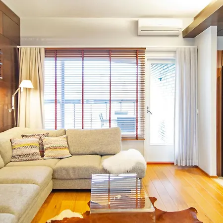 White B 7 By Interhome בית נופש טהקובורי